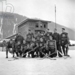 6210147 Hockey Spengler Cup, 1948 (b/w photo); (add.info.: The players of LTC Prague pose after the final of the Spengler Cup against HC Davos, recorded at the end of December 1948. Prague wins the game 10:0 and becomes Spengler Cup winner.); Photopress Archiv/Keystone.