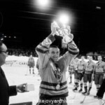 6206731 Spengler Cup, 1966 (b/w photo); (add.info.: The captain of Dukla Jihlava is happy about his victory at the Spengler Cup in Davos on December 30, 1966); Photopress Archiv/Keystone.