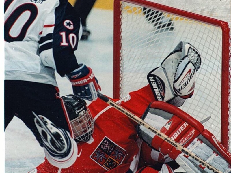 19980218_ZOH_NAGANO 39 Dominik HAŠEK a 10 John LeCLAIR